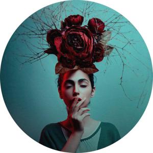 Fotobehang - Flowers in her Hair 140x140cm rond - Vliesbehang