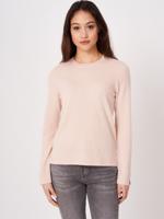 Moderne basic trui met ronde hals en splitjes van organisch cashmere