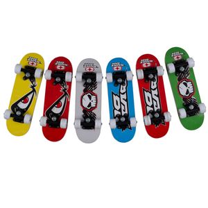 No Fear Skateboard - 43,2 x 12,7 cm - Junior - Hout - 6 Varianten