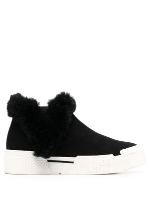 Love Moschino bottines à détail en fourrure - Noir
