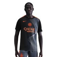 Nike Inter Milan Pre-Match Trainingsshirt 2025-2026 Zwart Donkerblauw Oranje Nike Inter Milan Pre-Match Trainingsshirt 2025-2026 Zwart Donkerblauw Oranje