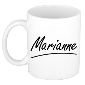 Naam cadeau mok / beker Marianne met sierlijke letters 300 ml   -