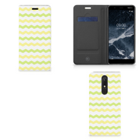 Nokia 5.1 (2018) Hoesje met Magneet Waves Yellow