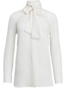 KHAITE blouse en soie Tash à détail de foulard - Blanc