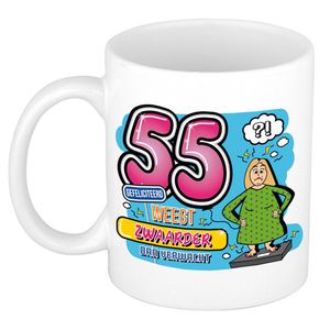 Bellatio Decorations cadeau mok - 55 weegt zwaarder dan verwacht - keramiek - 300 ml - feest mokken