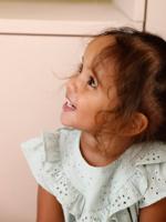 Blouse voor babymeisjes met Engels borduurwerk blauwgroen