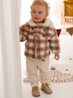 Babyjas van imitatiebont met ruitpatroon beige, geruit