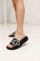 Black Bananas Commander Slides Slippers Kids Zwart - Maat 37 - Kleur: Zwart | Soccerfanshop Black Bananas Commander Slides Slippers Kids Zwart - Maat 37 - Kleur: Zwart | Soccerfanshop