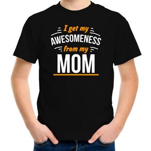 I get my awesomeness from my mom/ mama t-shirt zwart voor kinderen