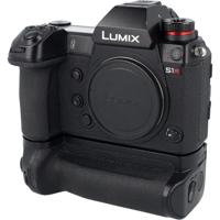 Panasonic Lumix DC-S1R + DMW-BGS1E batterijgrip occasion