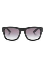 Prada Linea Rossa lunettes de soleil carrées à logo embossé - Noir Prada Linea Rossa lunettes de soleil carrées à logo embossé - Noir