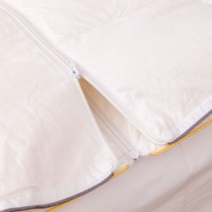 Dekbed Partnerdekbed Dons 240 x 200 cm - 4 seizoenen - 240x200 cm (Lits-Jumeaux) - Presence - 1260 gr (960 gr + 300 gr) - Dekbed-Discounter.nl