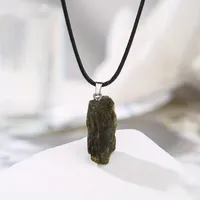 Leren Ketting met Ruwe Toermalijn Edelsteen - Sieraden - Spiritueelboek.nl - thumbnail