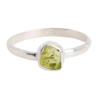 Geboortesteen Ring Ruwe Peridoot Augustus - 925 Zilver