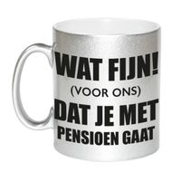 Wat fijn dat je met pensioen gaat zilveren cadeau koffiemok / theebeker afscheidscadeau 330 ml   - - thumbnail