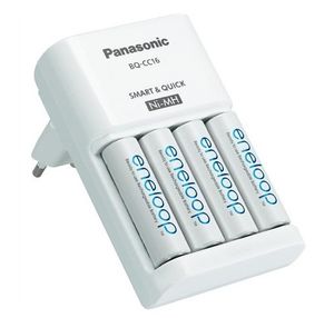 Panasonic Snellader + 4 x Panasonic Eneloop AA batterijen