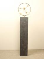 Bronzen sculptuur ring met 5 messing libellen, Ø 32 cm Bronzen sculptuur ring met 5 messing libellen, Ø 32 cm