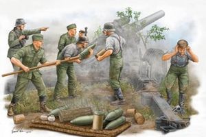 Trumpeter 1/35 German Field Howitzer Gun Crew on firing