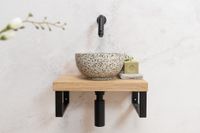 Saniclear Baru fonteinset met eiken plank, zwart-witte terrazzo waskom en zwarte kraan voor in het toilet - thumbnail