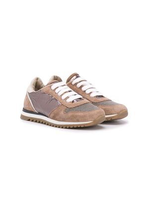 Brunello Cucinelli Kids baskets à design à empiècements - Marron