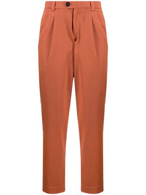 Cruciani pantalon fuselé à design plissé - Marron