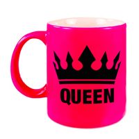 Cadeau Queen mok/ beker fluor neon roze met zwarte bedrukking 300 ml - feest mokken - thumbnail