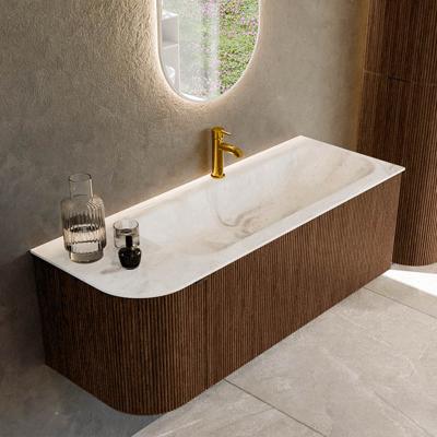 Badmeubel Mondiaz Kurve-Dlux | 125 cm | Meubelkleur Walnut | Wastafelkleur Frappe | Solid surface | Rechts spoelbak | 1 kraangat
