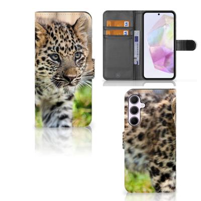 Samsung Galaxy A35 | Telefoonhoesje | Met pasjeshouder | Baby Luipaard