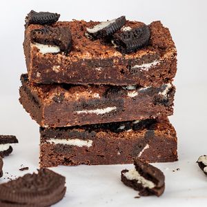 Oreo Brownie Box - 12 Brownies Per Post - Brievenbus Pakket