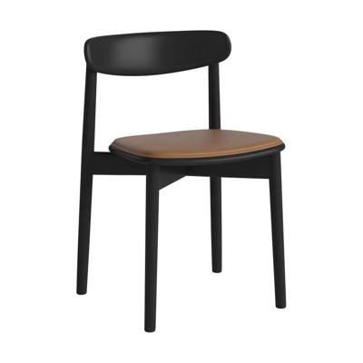 Bolia Merge eetkamerstoel Sydney Cognac zwart gelakt eiken