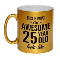 Gouden Awesome 25 year cadeau mok / verjaardag beker 330 ml - feest mokken - thumbnail