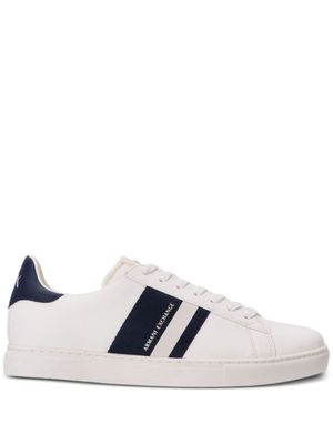 Armani Exchange baskets AX à lacets - Blanc