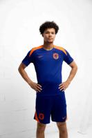 Nederland Strike Trainingsshirt Senior 2024-2026 - Maat S - Kleur: Blauw | Soccerfanshop