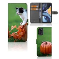 Motorola Moto G22 | Telefoonhoesje | Met pasjeshouder | Kitten