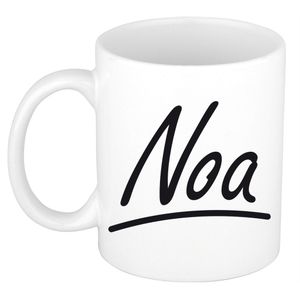 Naam cadeau mok / beker Noa met sierlijke letters 300 ml   -