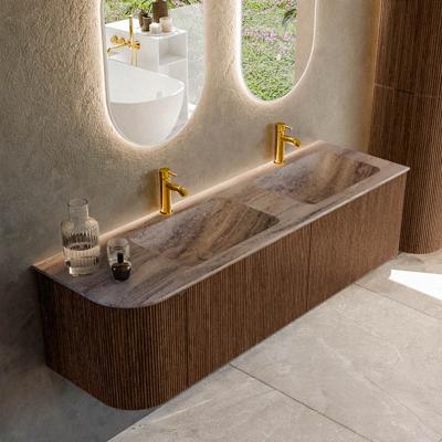 Badmeubel Mondiaz Kurve-Dlux | 155 cm | Meubelkleur Walnut | Wastafelkleur Oza | Solid surface | Dubbel / Rechts spoelbak | 2 kraangaten