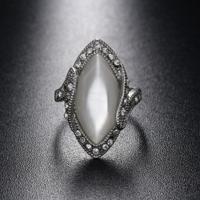 Vintage zilveren vergulde witte grote ovale opaal ring voor vrouwen Ringmaat: 8