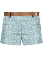Versace bermuda à motif Versace Allover en jacquard - Bleu