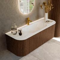 Badmeubel Mondiaz Kurve-Dlux | 130 cm | Meubelkleur Walnut | Wastafelkleur Opalo | Solid surface | Midden spoelbak | 1 kraangat