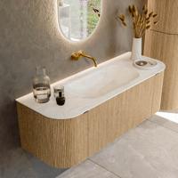 Badmeubel Mondiaz Kurve-Dlux | 130 cm | Meubelkleur Oak | Wastafelkleur Ostra | Solid surface | Midden spoelbak | Zonder kraangat(en) Badmeubel Mondiaz Kurve-Dlux | 130 cm | Meubelkleur Oak | Wastafelkleur Ostra | Solid surface | Midden spoelbak | Zonder kraangat(en)