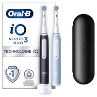 Oral-B iO 3 Confezione da 2, Spazzolini Elettrici Neri e Blu, 2 Testine, 1 Custodia da Viaggio