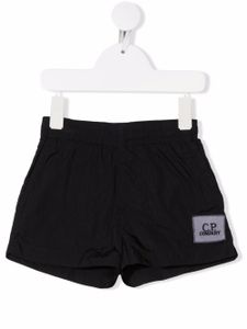 C.P. Company Kids short de bain à patch logo - Bleu