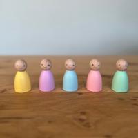 Houten kegelpoppetjes | Peg Dolls Pastel Houten kegelpoppetjes | Peg Dolls Pastel