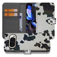 Book Case Hoesje voor Google Pixel 10 Pro XL met Speels Koeienvlekken Design