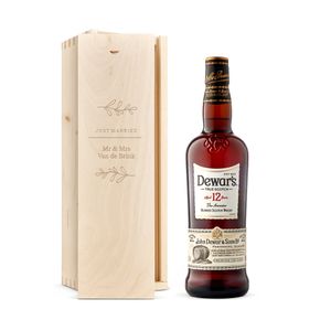 Whisky in gegraveerde kist - Dewar&apos;s 12y