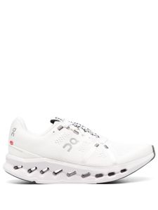 On Running baskets Cloudsurfer - Blanc