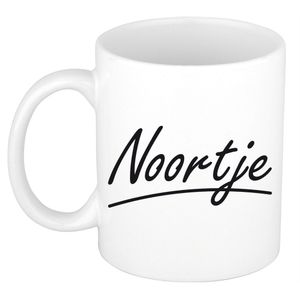 Naam cadeau mok / beker Noortje met sierlijke letters 300 ml