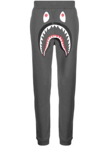 A BATHING APE® pantalon de jogging à imprimé Shark Teeth - Gris