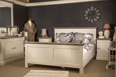 Ledikant Bordeaux Ledikant Bordeaux