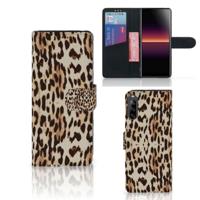 Sony Xperia L4 | Telefoonhoesje | Met pasjeshouder | Leopard